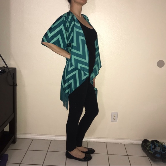 Lularoe fringe kimono - Picture 5 of 8